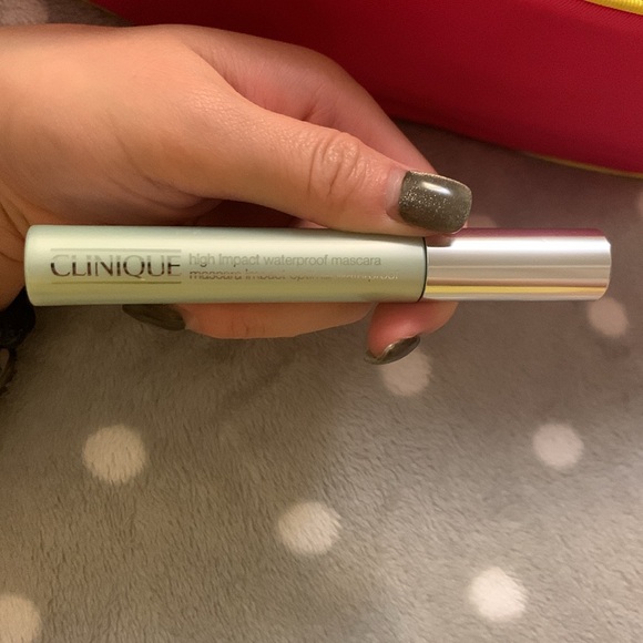 CLINIQUE 5 Piece Vacation Glow Essentials: Skin Care/Makeup Set-NWT - Picture 6 of 11